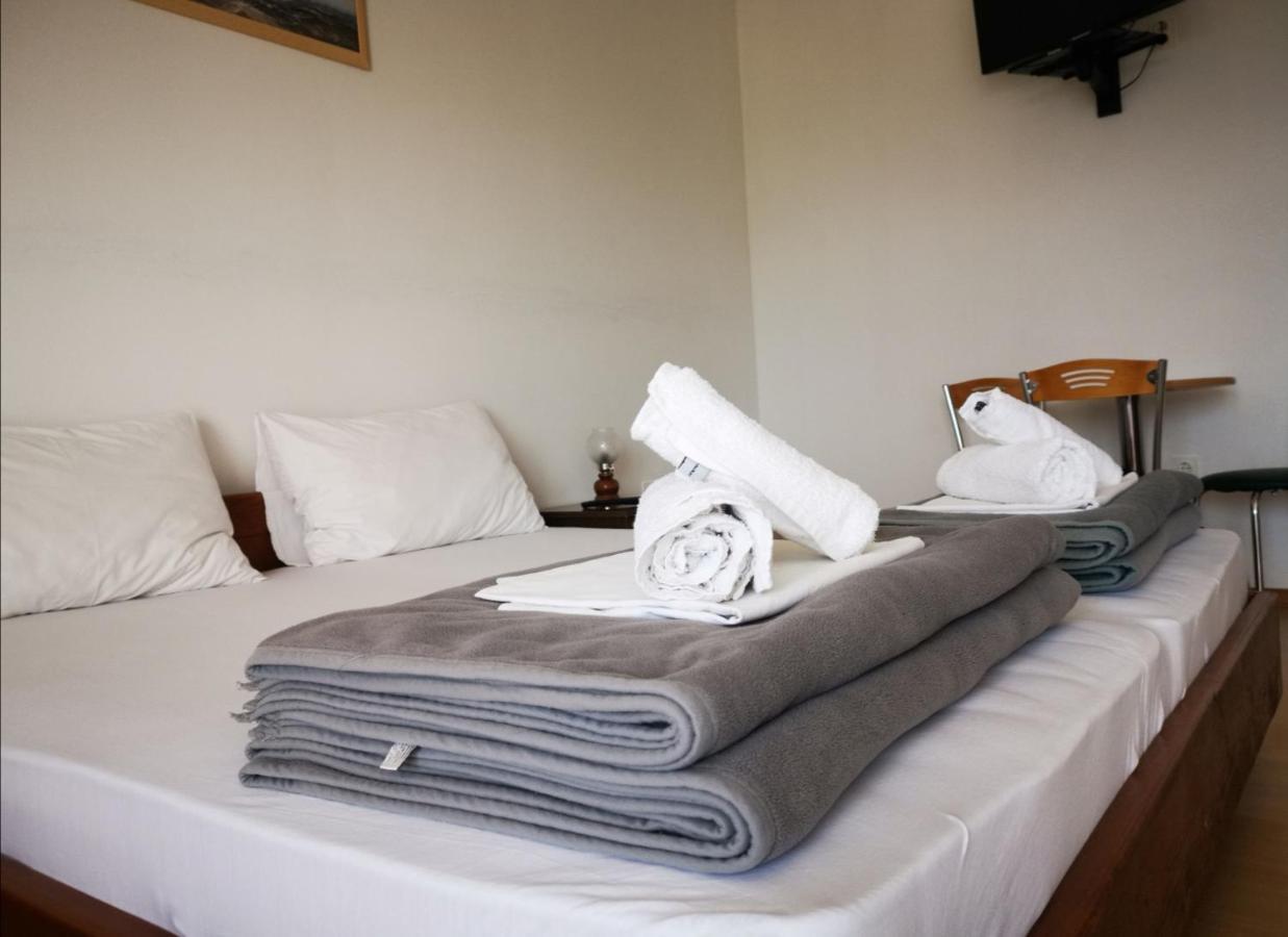 Apartments Plazibat Škrip 外观 照片