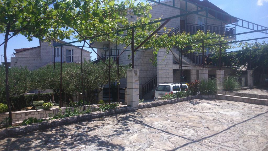 Apartments Plazibat Škrip 外观 照片