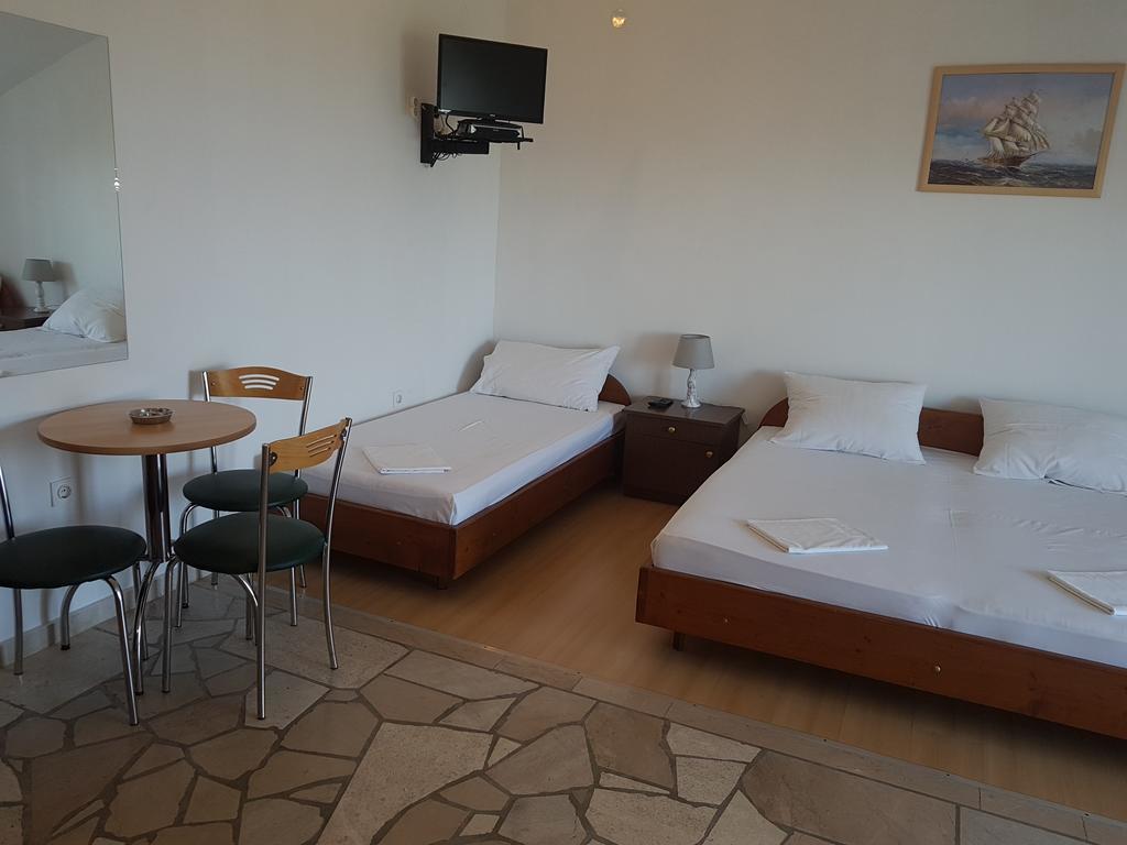 Apartments Plazibat Škrip 外观 照片